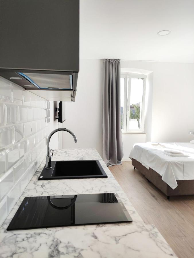 Nik Studio Apartments Pula Exterior photo